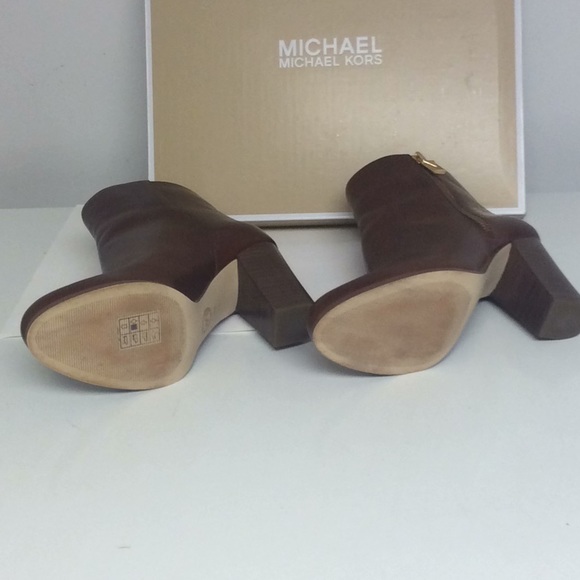 Michael Kors Margaret booties - Picture 3 of 5